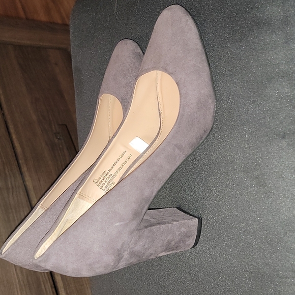 Heels - Picture 4 of 6